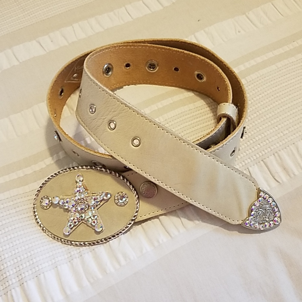 Michelle Monroe belt